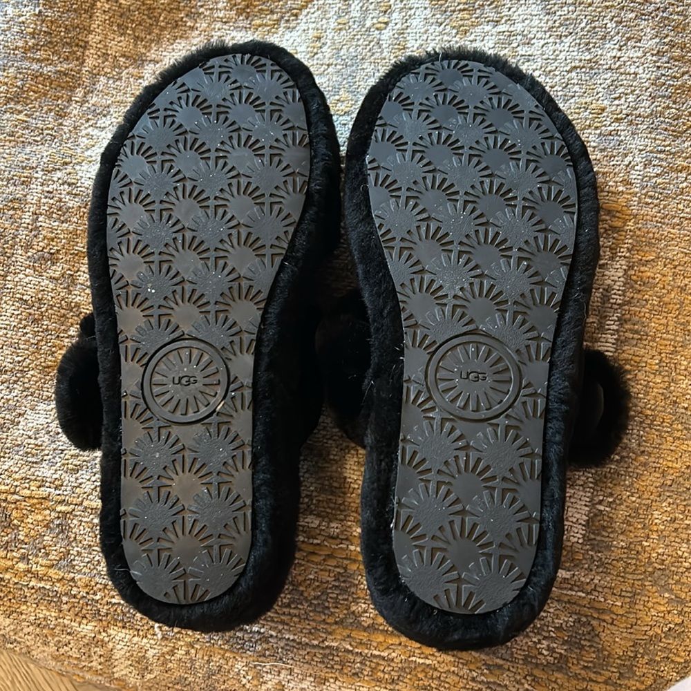 UGG Slippers - Picture 2 of 5